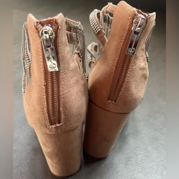 Jessica Simpson Strappy Platform Sandals with Chains… - Picture 7 of 9